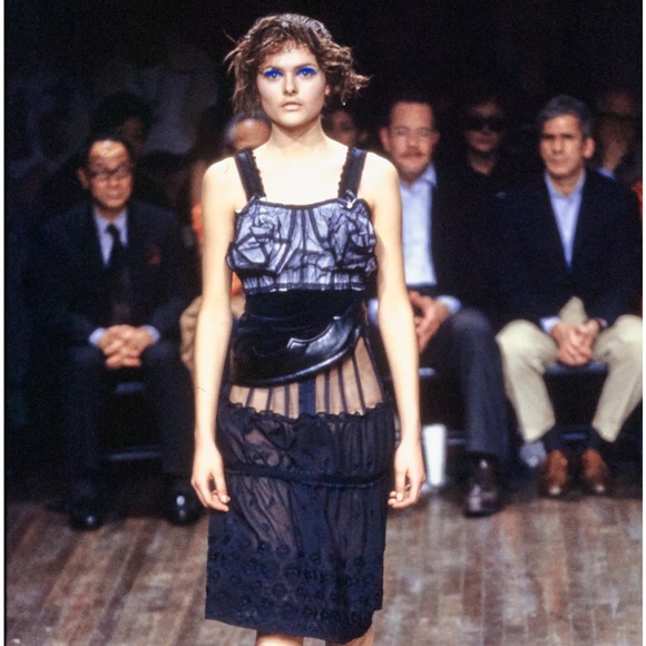 SOLD- Comme des Garcons Fall 2001 Runway bustier One Size - Picture 2 of 13